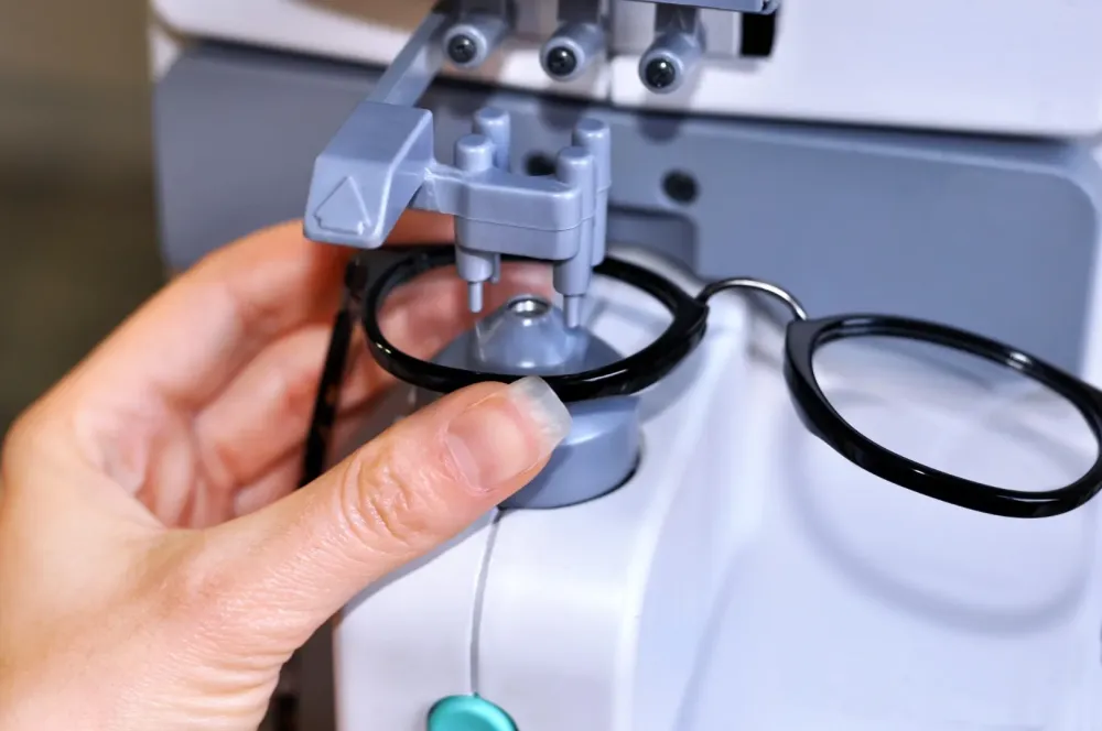 Réparation lunettes à domicile à Fondettes